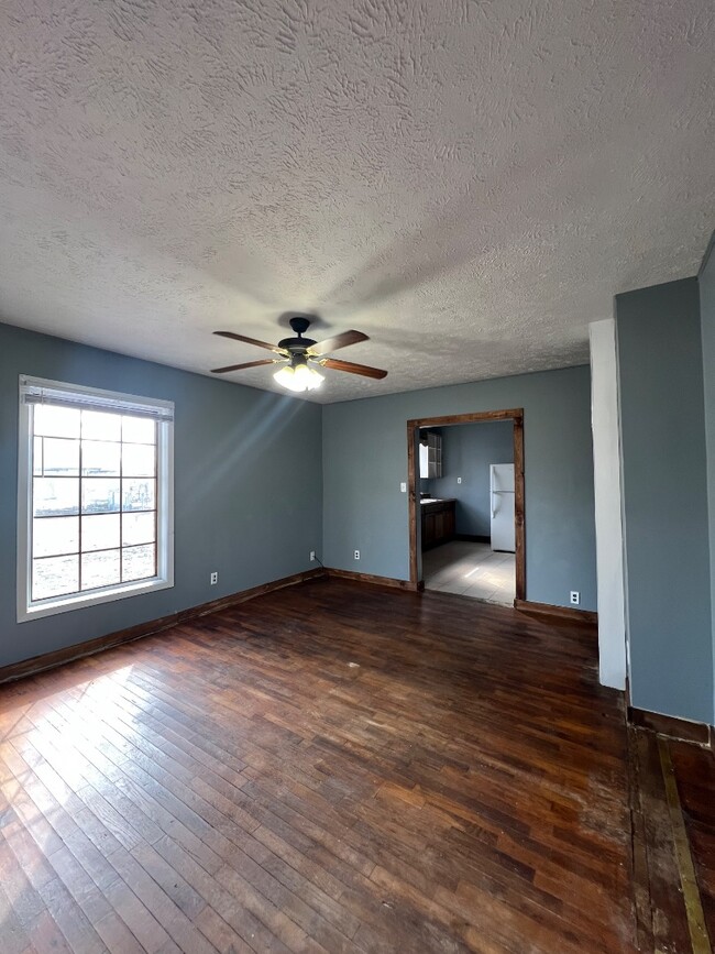 Photo - 525 Carey St