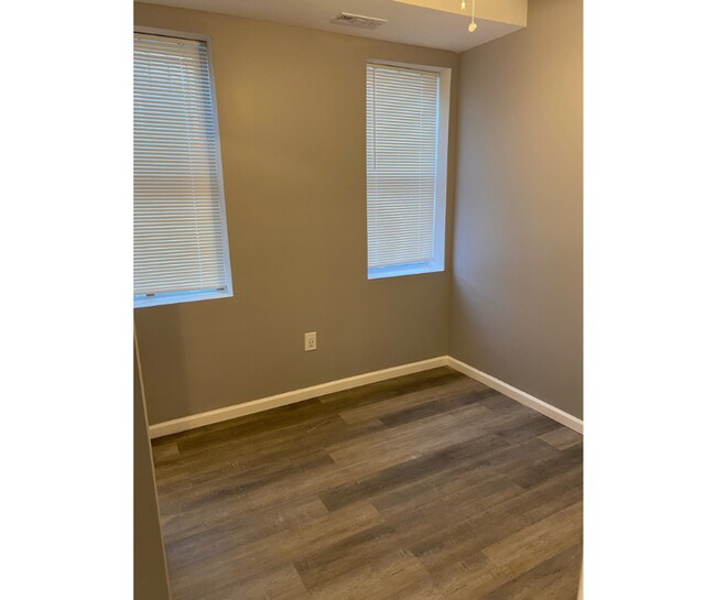 Photo - 6 S Franklintown Rd Unit 2C Available private bath $750 2C