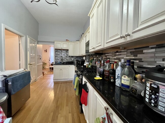 Photo - 686 Parker St Unit 2