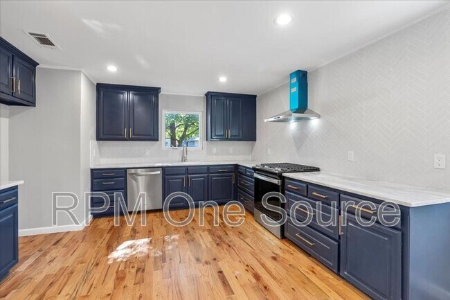 Photo - 3109 Lynbrook Dr
