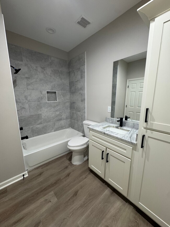 Photo - 456 Huffman Dr