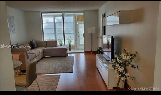 Building Photo - 8200 Sunrise Lakes Blvd Rental