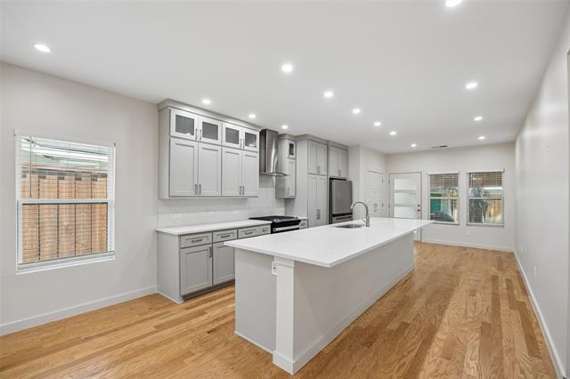 Photo - 710 N Madison Ave