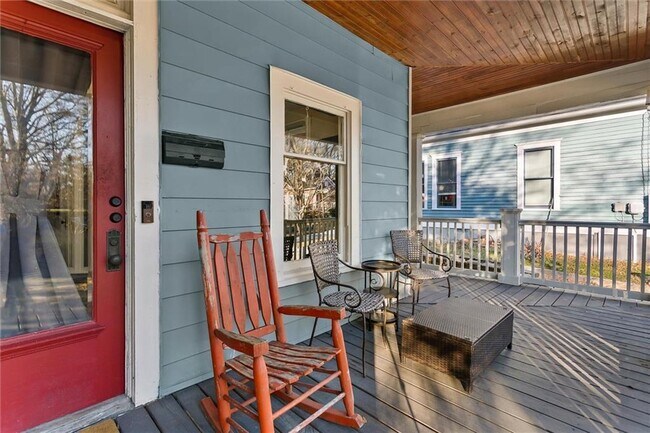 Photo - 867 Beecher St SW