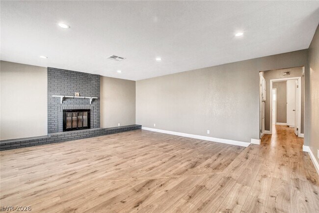 Photo - 4367 S Mojave Rd