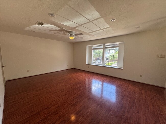 Photo - 6810 Creek Village Dr