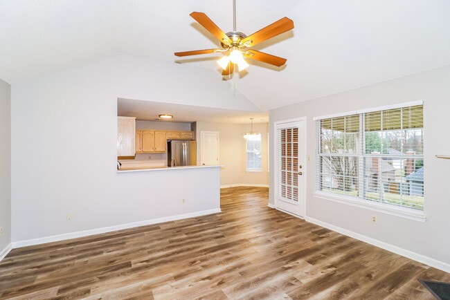 Photo - 2204 Stone Stream Dr