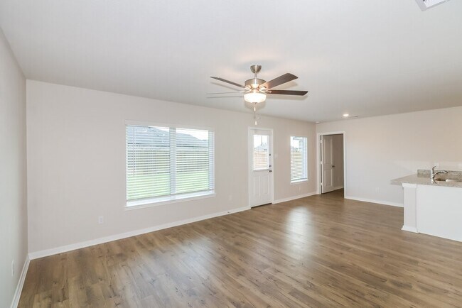 Photo - 198 Emma Rose Dr