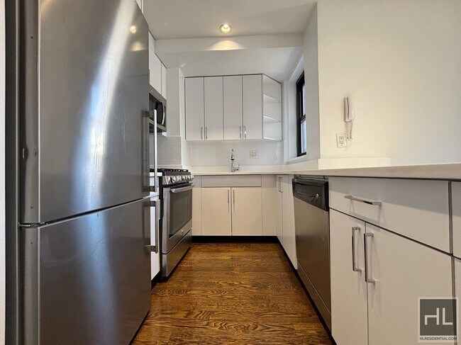 Photo - EAST 57 STREET Unidad PHA