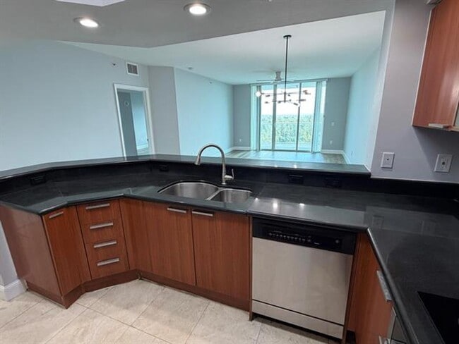Photo - 15051 Royal Oaks Ln