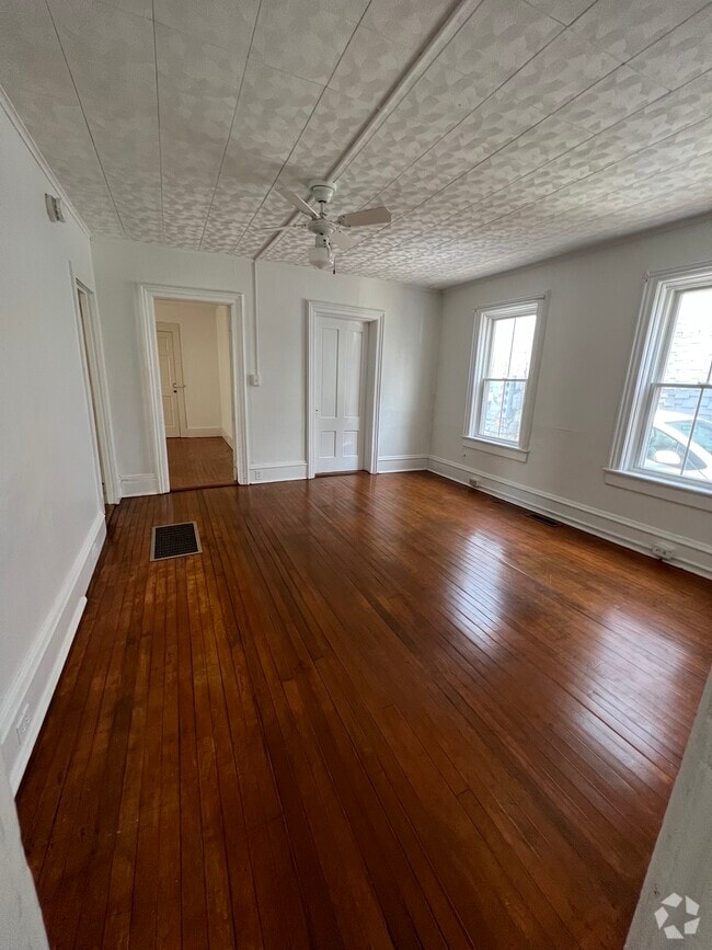Building Photo - 77 Archibald St Unit Apt #1
