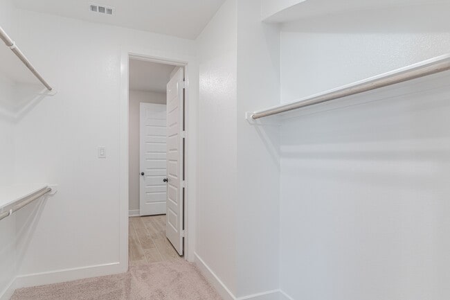 Building Photo - 119 Mockingbird Trails Dr