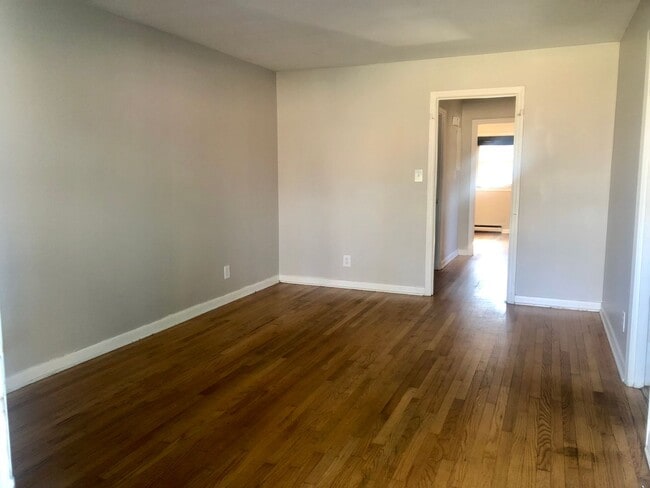 Photo - Awesome 2BR/1Bathroom Apartment in popular LAKEWOOD near Duke University!