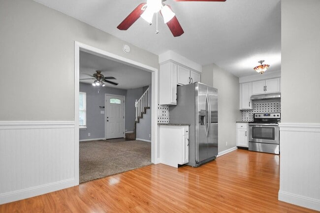 Photo - Pet Friendly Four Bedroom with Basement!