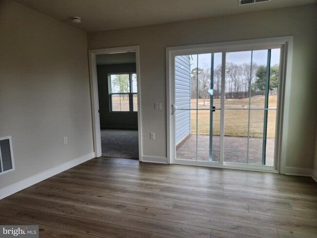 Building Photo - 377 Waterside Sq