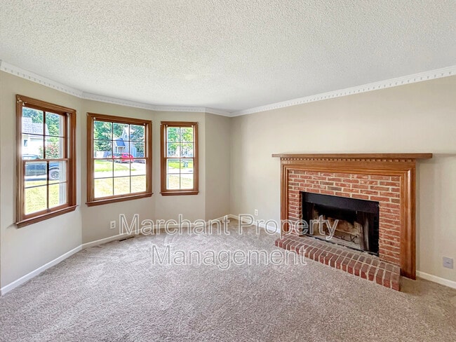 Photo - 118 Creek Dr