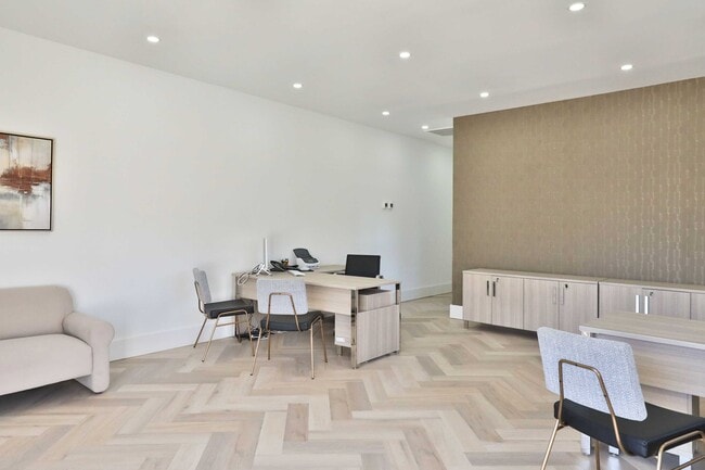 Photo - Cologne Gardens