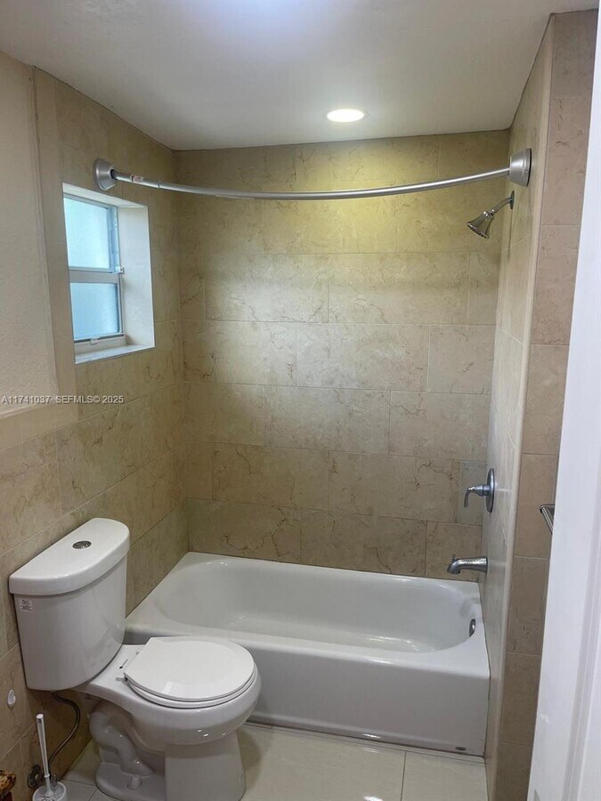 Photo - 1163 NW 100th Terrace Unidad R