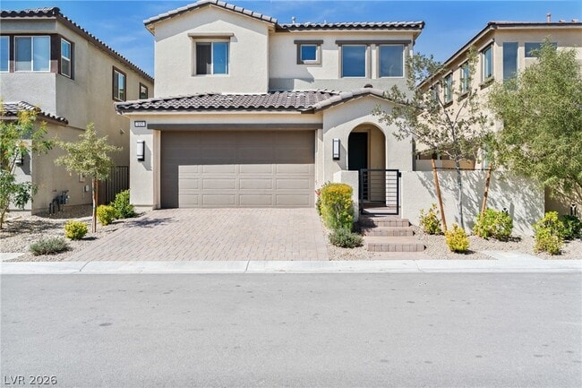 Building Photo - 115 Medianoche St