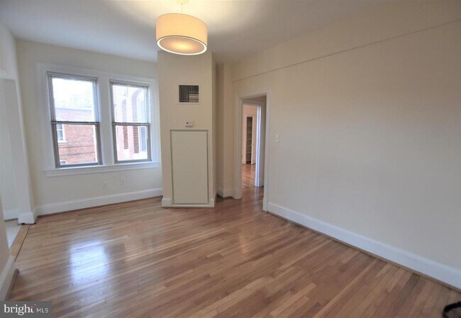 Building Photo - 3446 Connecticut Ave NW Unit 305