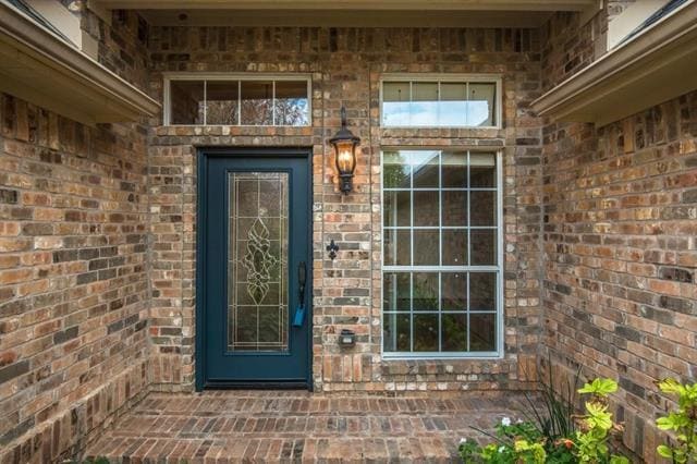 Photo - 725 Saxon Trail