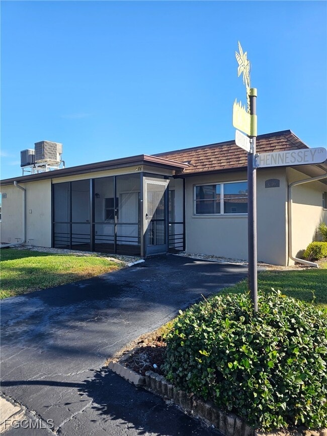 Building Photo - 1500 Popham Dr Unit #C16