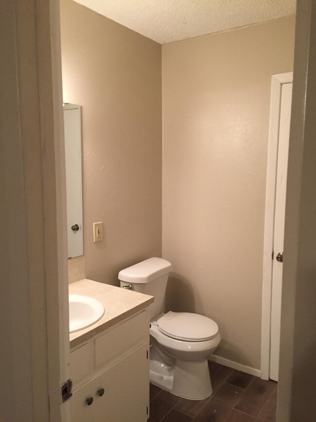 Photo - 2401 Cottonwood Dr Unit A