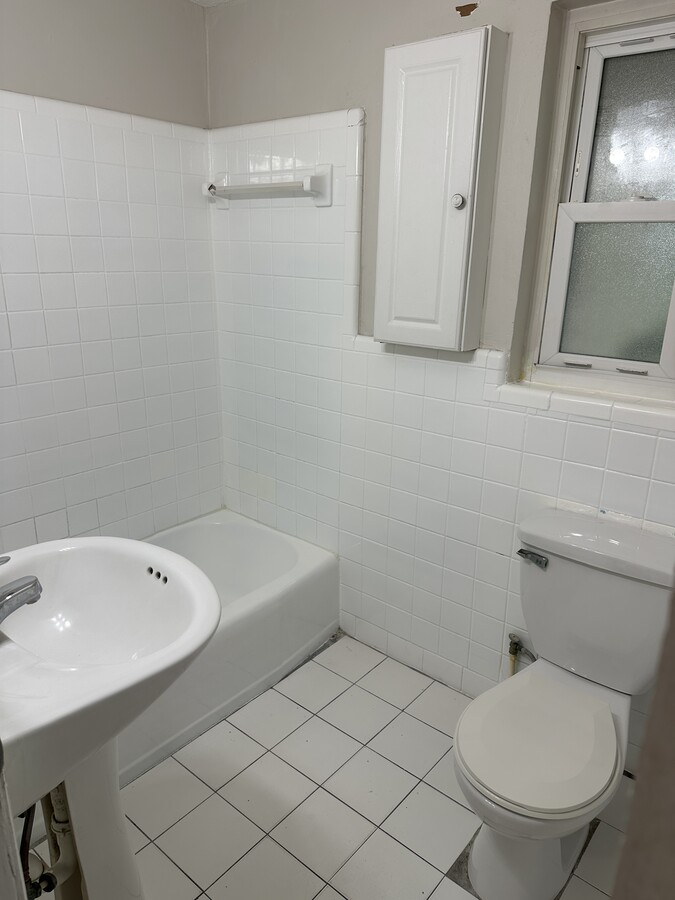 Photo - 1576 W 13th St