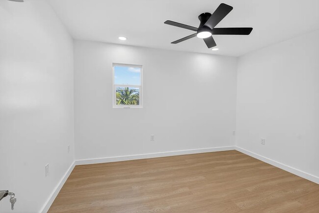 Photo - 379 NW 23rd St