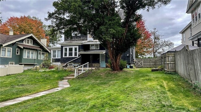 Photo - 106 Maple St