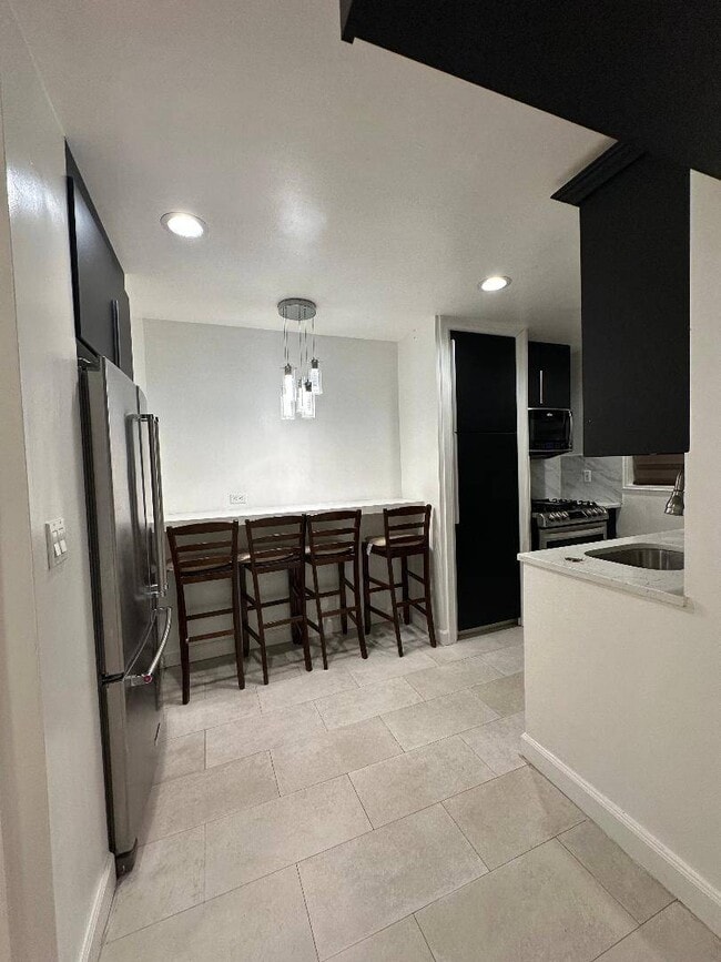 Photo - 140-17 84th Dr Unit 2C