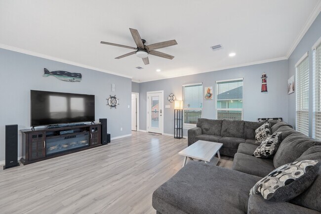 Photo - 305 Jettyview Rd