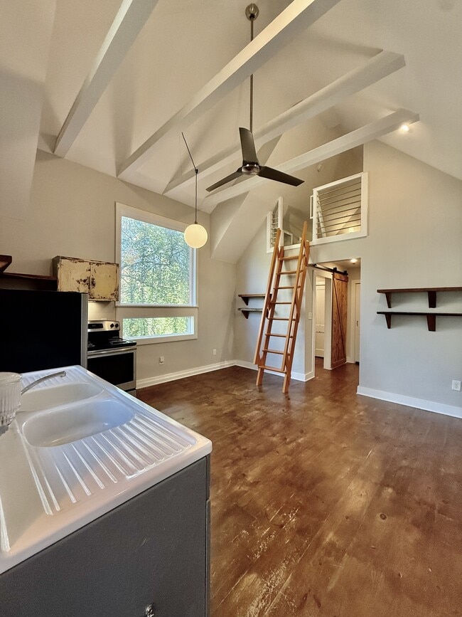 Photo - 574 Primitive St