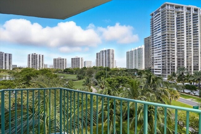 Photo - 20000 E Country Club Dr Unidad 516