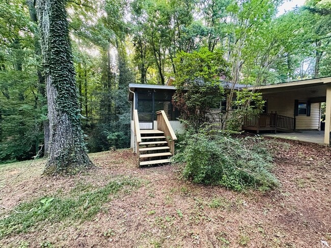 110 Chatham Ln