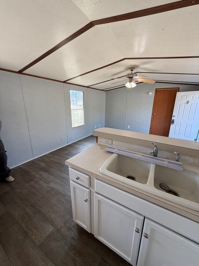 Photo - 8733 School St