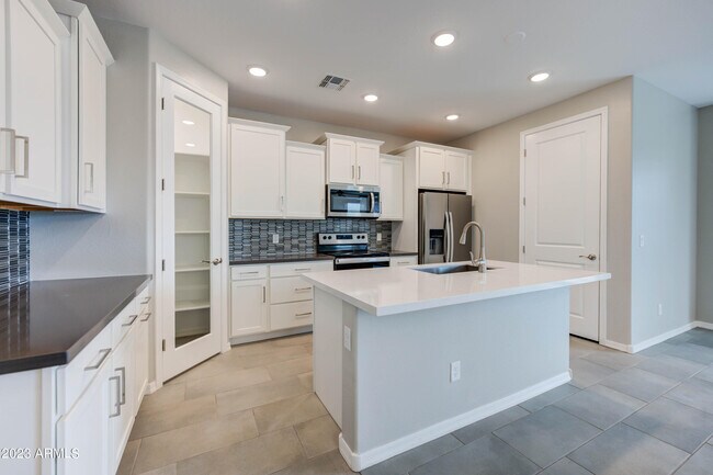 Photo - 1039 S 151st Ln