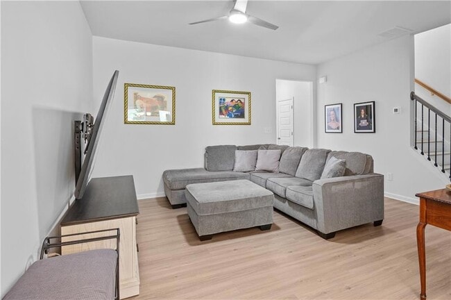 Photo - 229 Dupont Dr