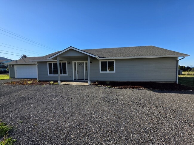 Building Photo - 15840 Pedrioli Dr