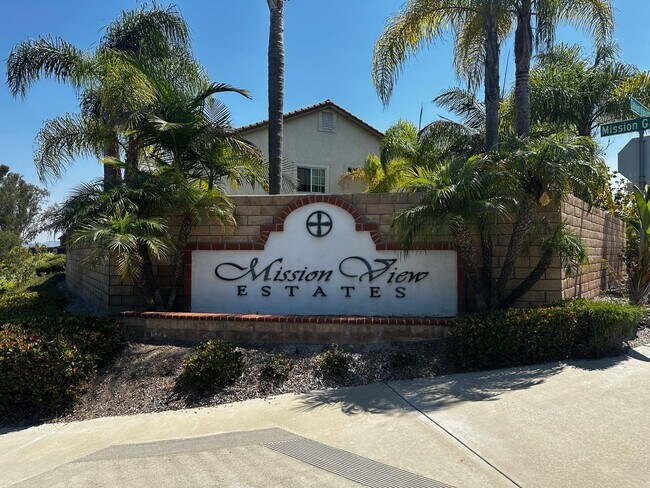 Building Photo - 4 Bedroom Mission View Estates Home!
