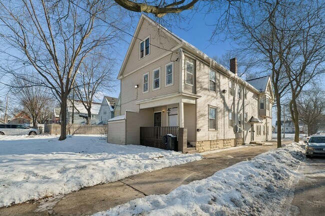 Photo - 1734 W Clarke St