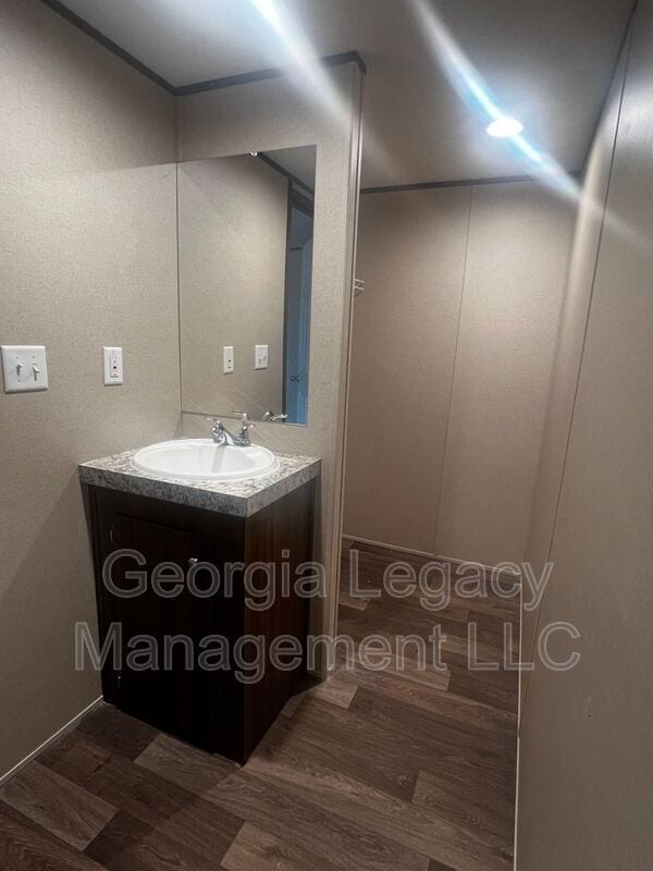 Building Photo - 57 Shady Cir