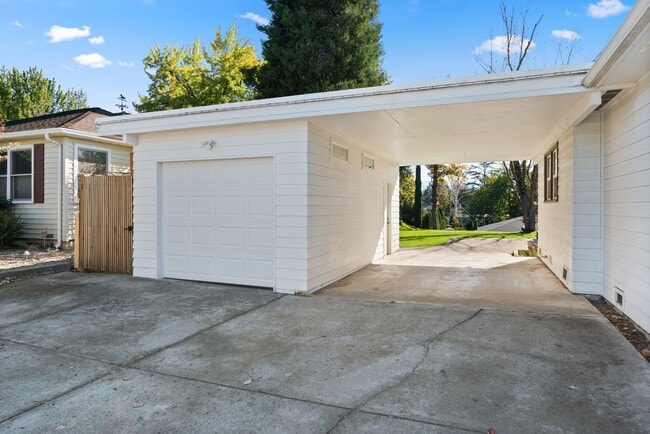 Photo - 3 Bedroom 3 Bath House