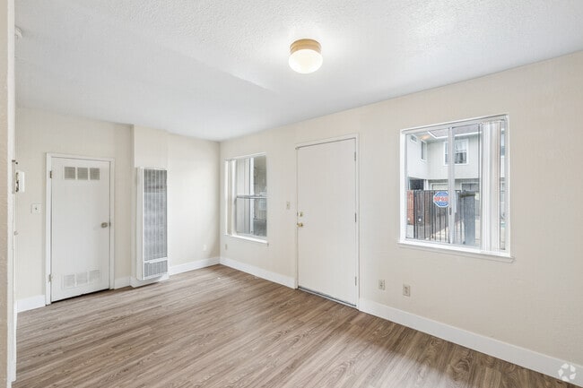 2BR, 1BA - 700SF - Living Room - Tehama Palms Villa