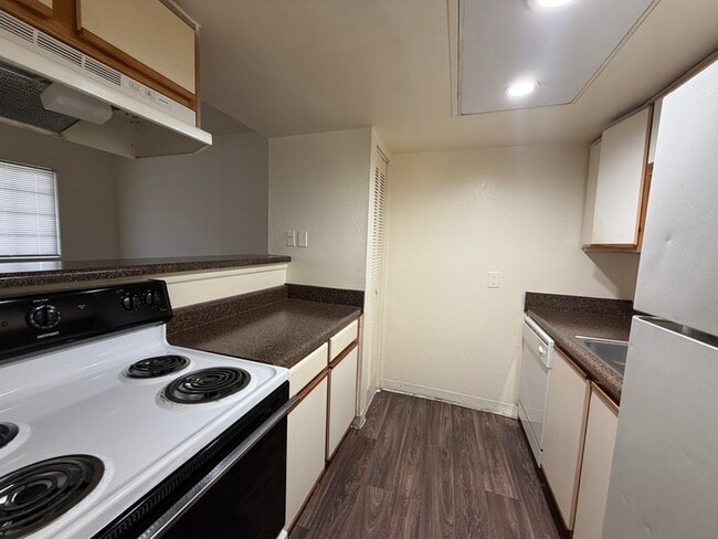 5319 Sumerset St Unit 11-B