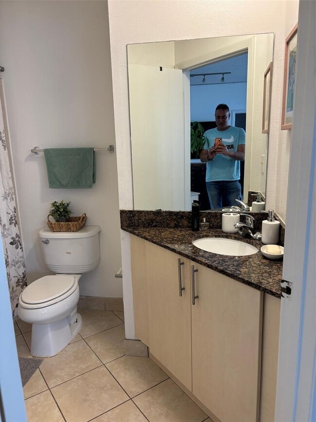 Photo - 2445 SW 18th Ter Unit 914