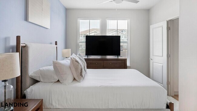 3237 Memorial Blvd Unit 2116