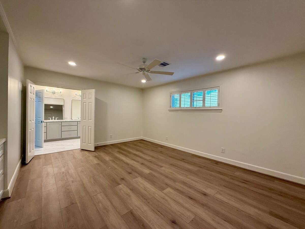 Photo - 4726 Ivanhoe St