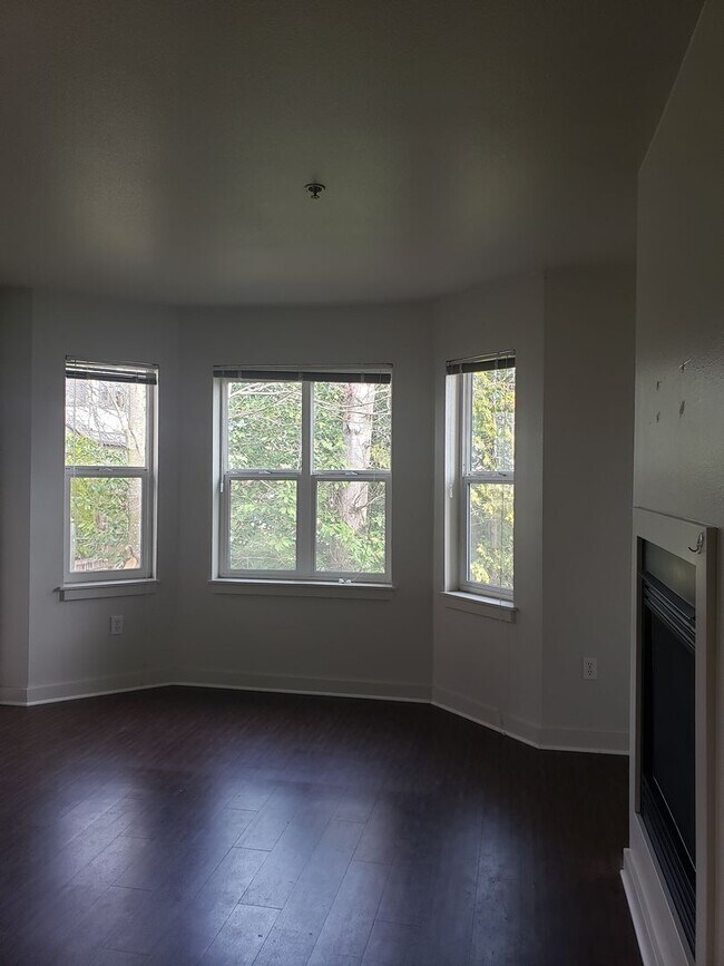 Photo - Orliss Apartment (Garden Court)