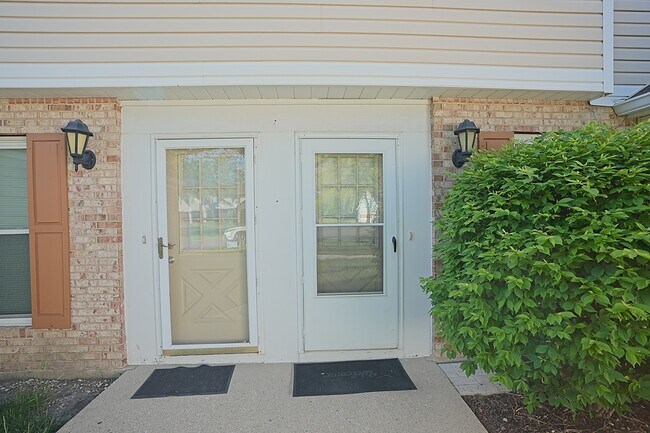 Photo - 2684 Waterford Ct